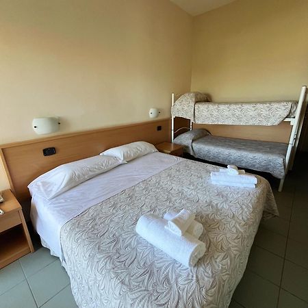 Hotel Nuovo Diana 西尼加利亚 外观 照片